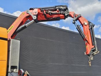 Mercedes-Benz Arocs 3251 8X4 / PALFINGER PK 65002 + JIB